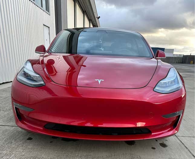 Image for article titled: $31,100: Can This 2020 Tesla Model 3 Long Range Be Paid?